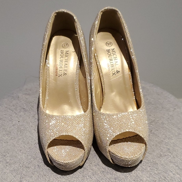 MICHALE & BOURDEUX Gold glitter peep toe pumps👠 - Picture 2 of 4